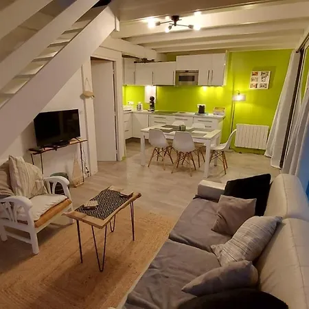 펜션 800m Mer- La Maison Sous Les Pins-renovee 2024 *